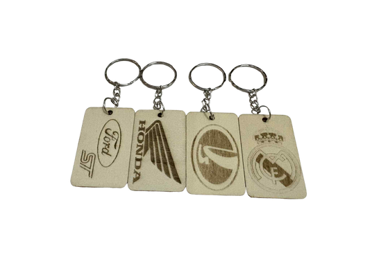 Gravírozott fa kulcstartó